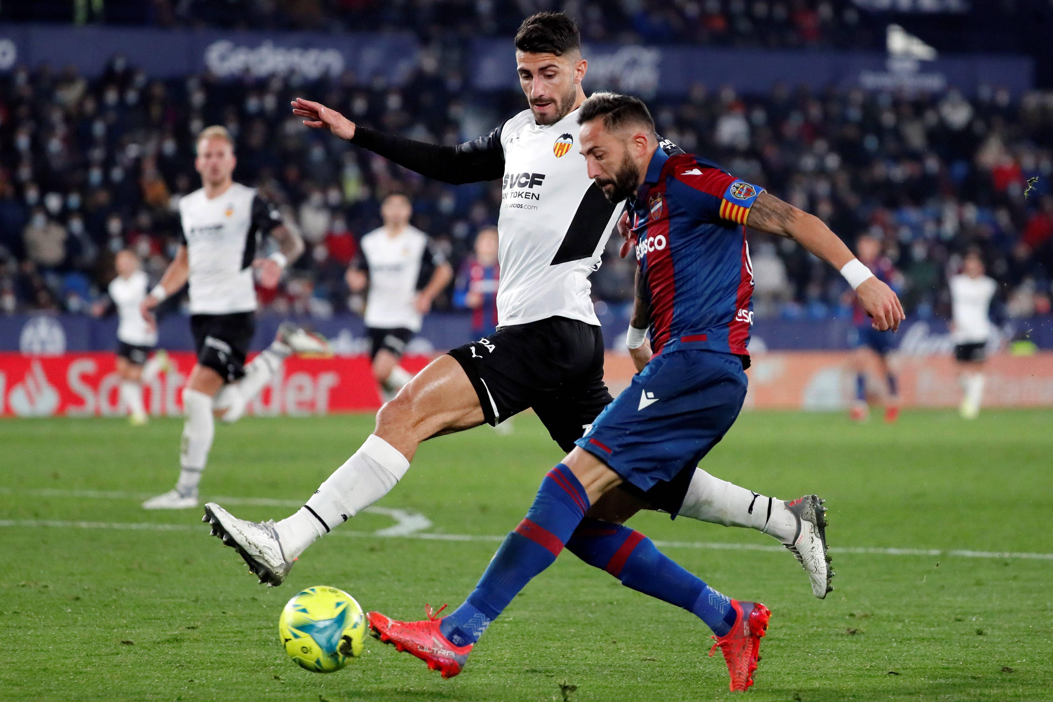 开云最新网站 -包含西甲国际比赛日再迎强敌，瓦伦西亚调整名单，主帅态度：管理层满意，轮换策略成焦点的词条